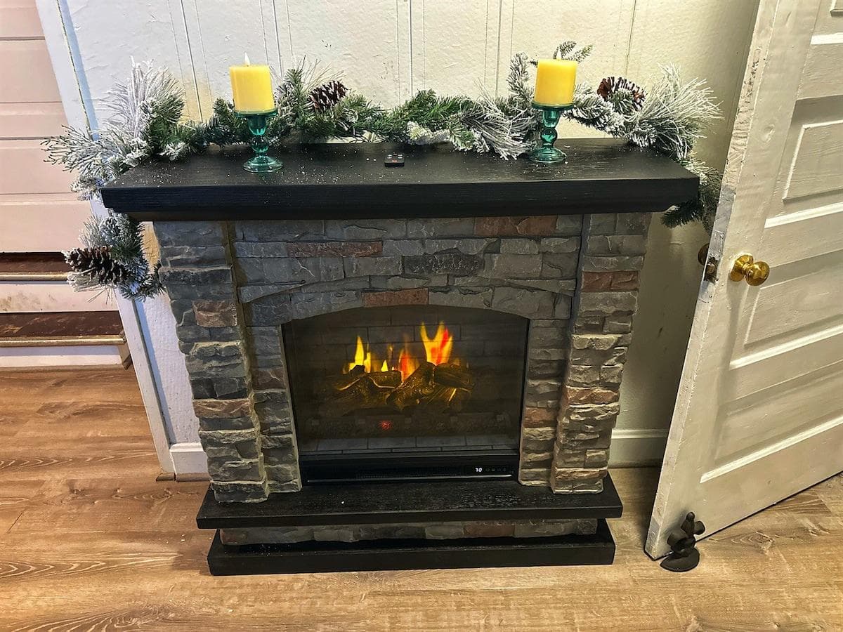 Seasonal touches bring the warmth of the season.